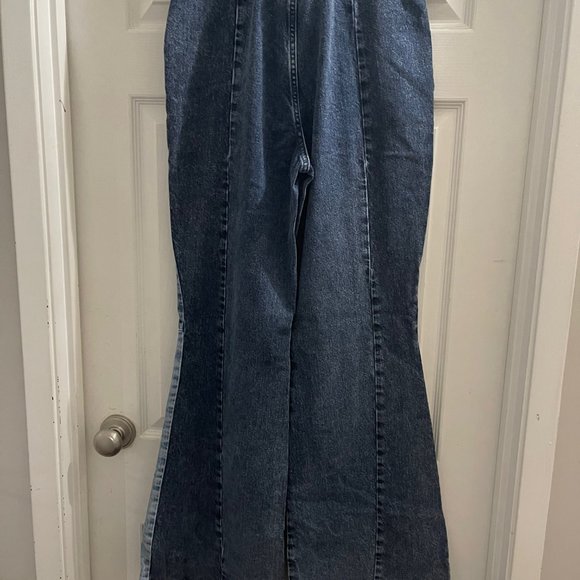 NEON & NYLON Zippered patchwork flared jean - Picture 6 of 7